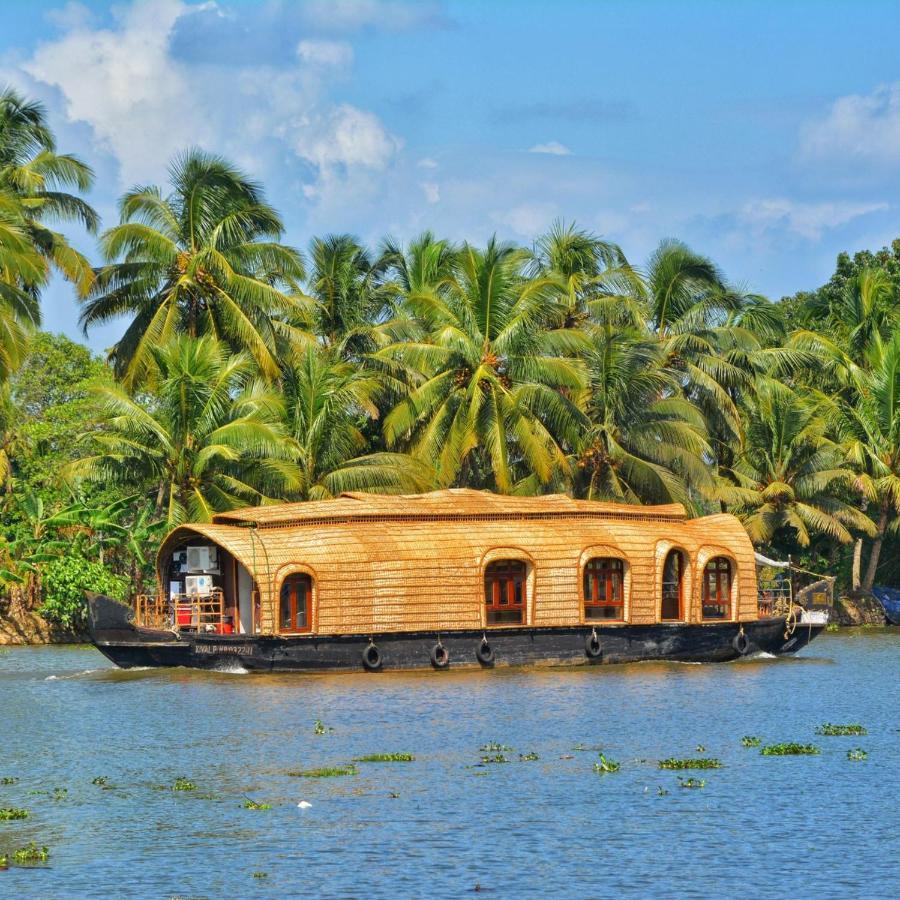 Palmy Residency Apartment Alappuzha Екстериор снимка